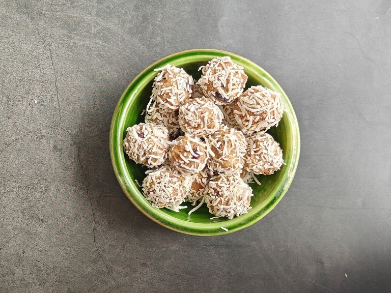 Easy and healthy Fruit & Nut Truffles recipe